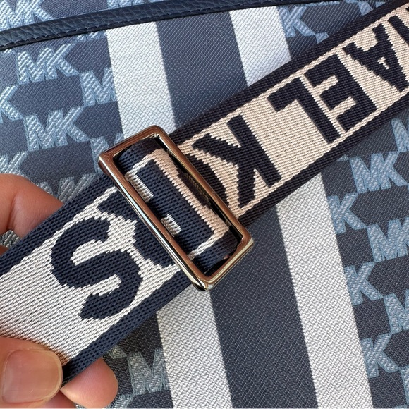 Michael Kors Men's Unisex Cooper Flight Bag Crossbody Travel Bag - Picture 7 of 13